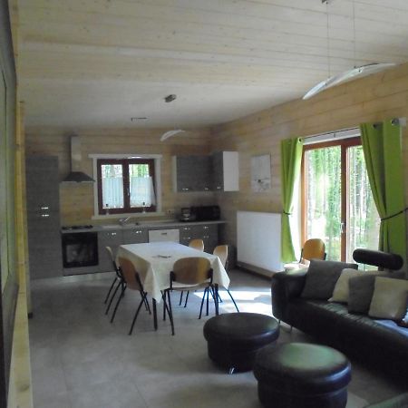 Gite Le Sous-Bois Cerfontaine Exteriör bild