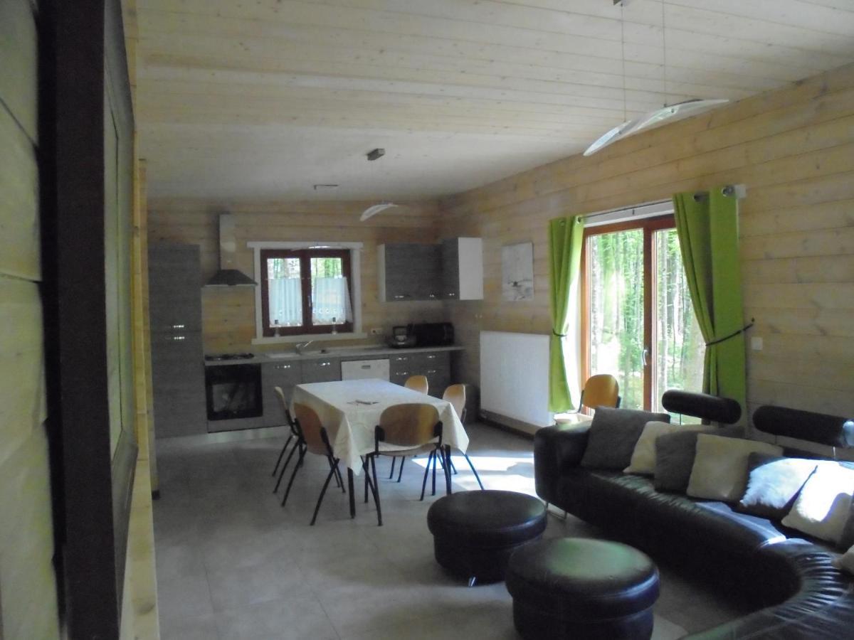 Gite Le Sous-Bois Cerfontaine Exteriör bild